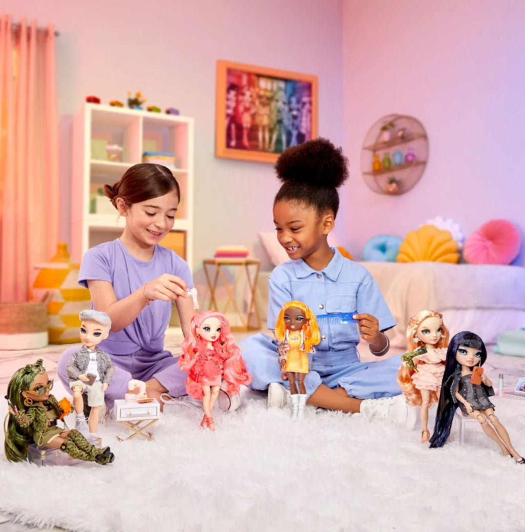 Kids Gift 4-12 Years and Collectors. Fashionable Outfit & 10+ Colorful Play Accessories. Rainbow High Victoria - Light Pink Fashion Doll, Freckles from Head to Toe