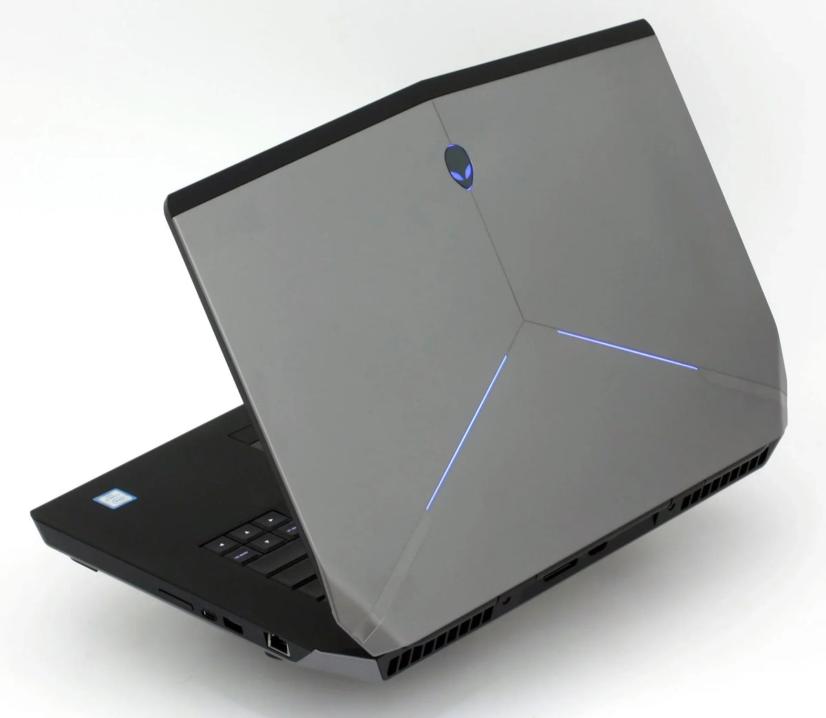 Recertified  Alienware 15 R2 15.6-inch FHD Gaming Laptop (  Core i7-6700HQ 2.6Ghz, 16GB RAM, 500GB HD, NVIDIA GeForce GTX 970M 3GB, Windows 10 Home ) Grade A