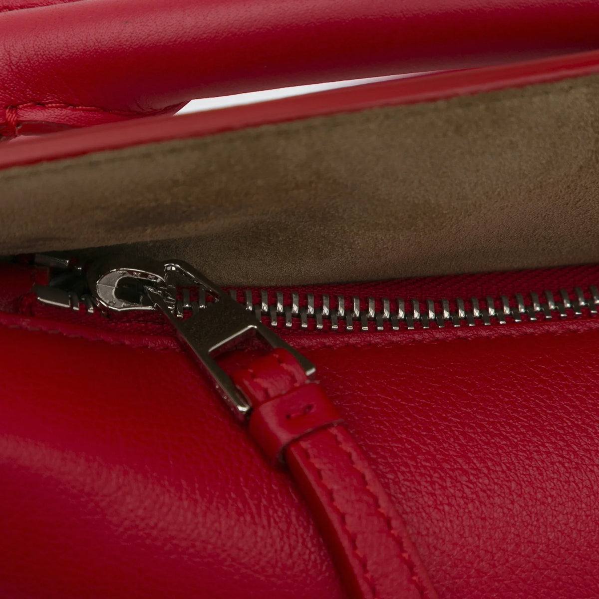 Pre-Owned Authenticated LOEWE Small Mushroom Puzzle Edge Calf Leather Red Satchel Unisex (Good)